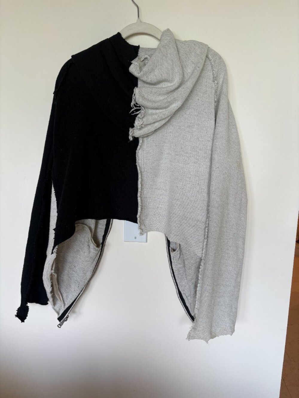 L.G.B, Black and white asymmetric hooded cardigan | OS - Picture 9 of 10